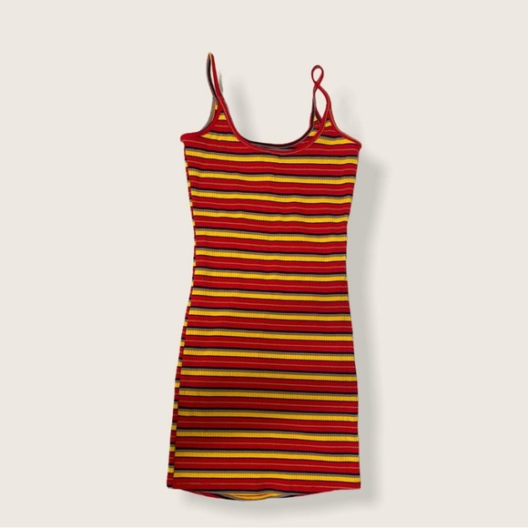 Windsor dress- good condition- striped and form fitting. Willing to negotiate. - Picture 2 of 5